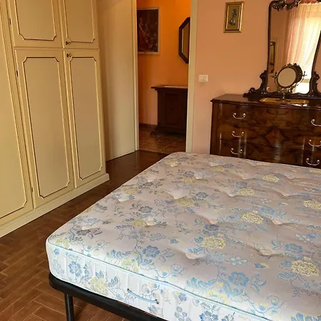 Dimora Lunense Apartman *